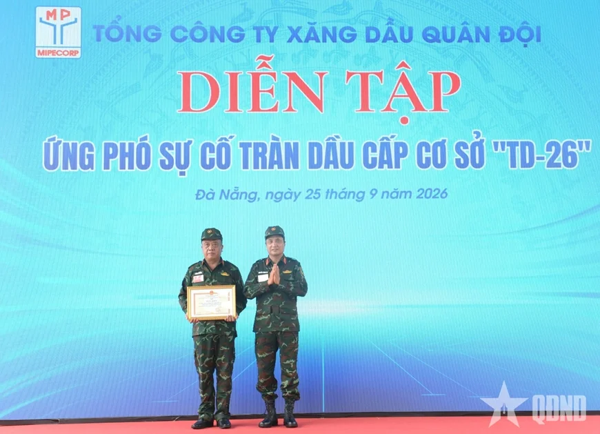 Tổng công ty Xăng dầu quân đội diễn tập ứng phó sự cố tràn dầu.