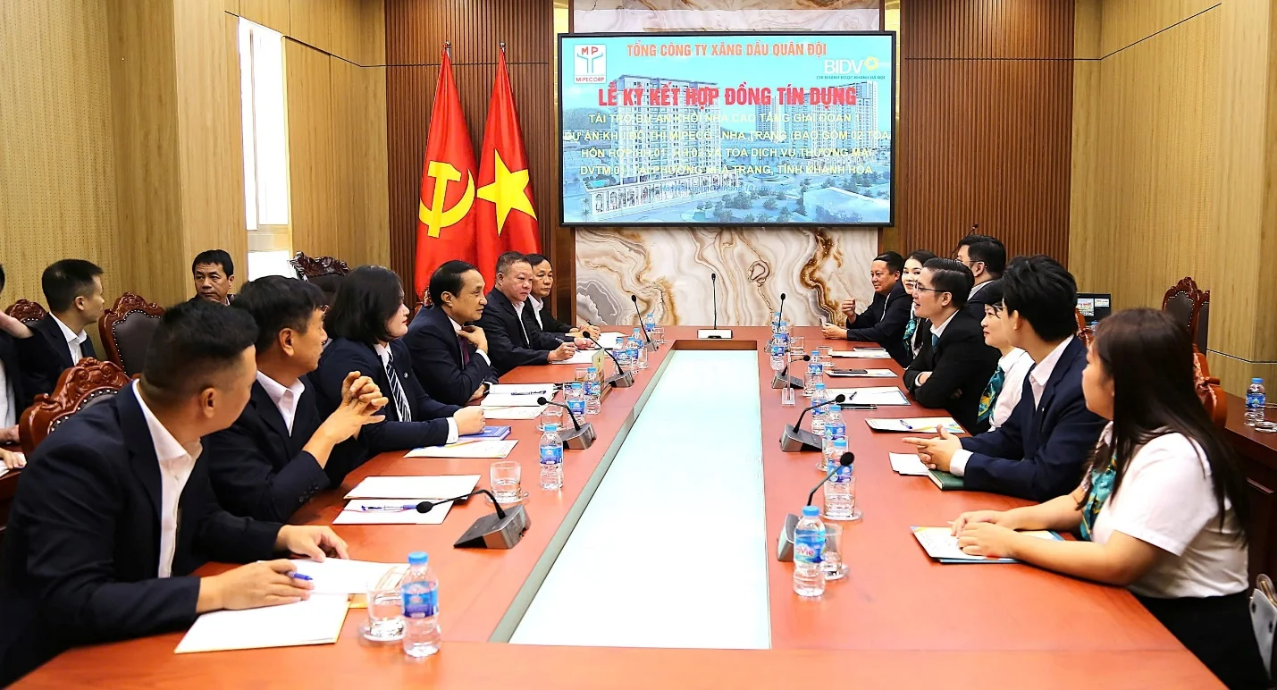 Toàn cảnh lễ ký kết hợp đồng tín dụng cho Dự án Khu đô thị MIPECO - Nha Trang.